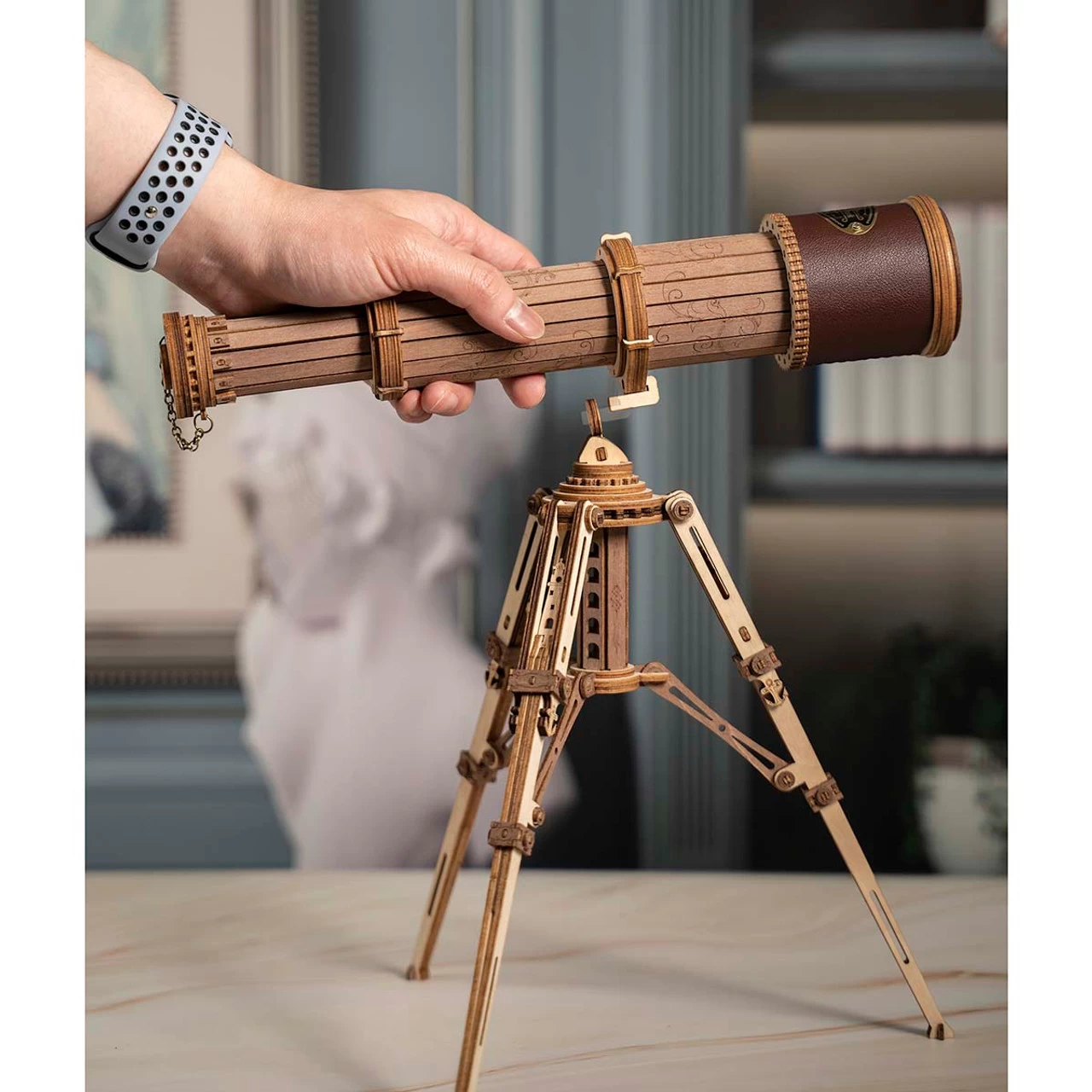 Robotime Monocular Telescope Model - Wood - Image 3