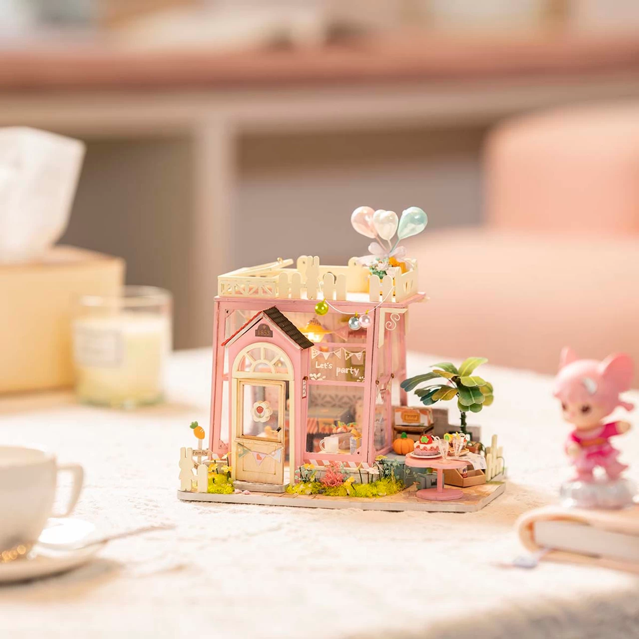 Robotime Holiday Party Time Model - Wood - Image 3