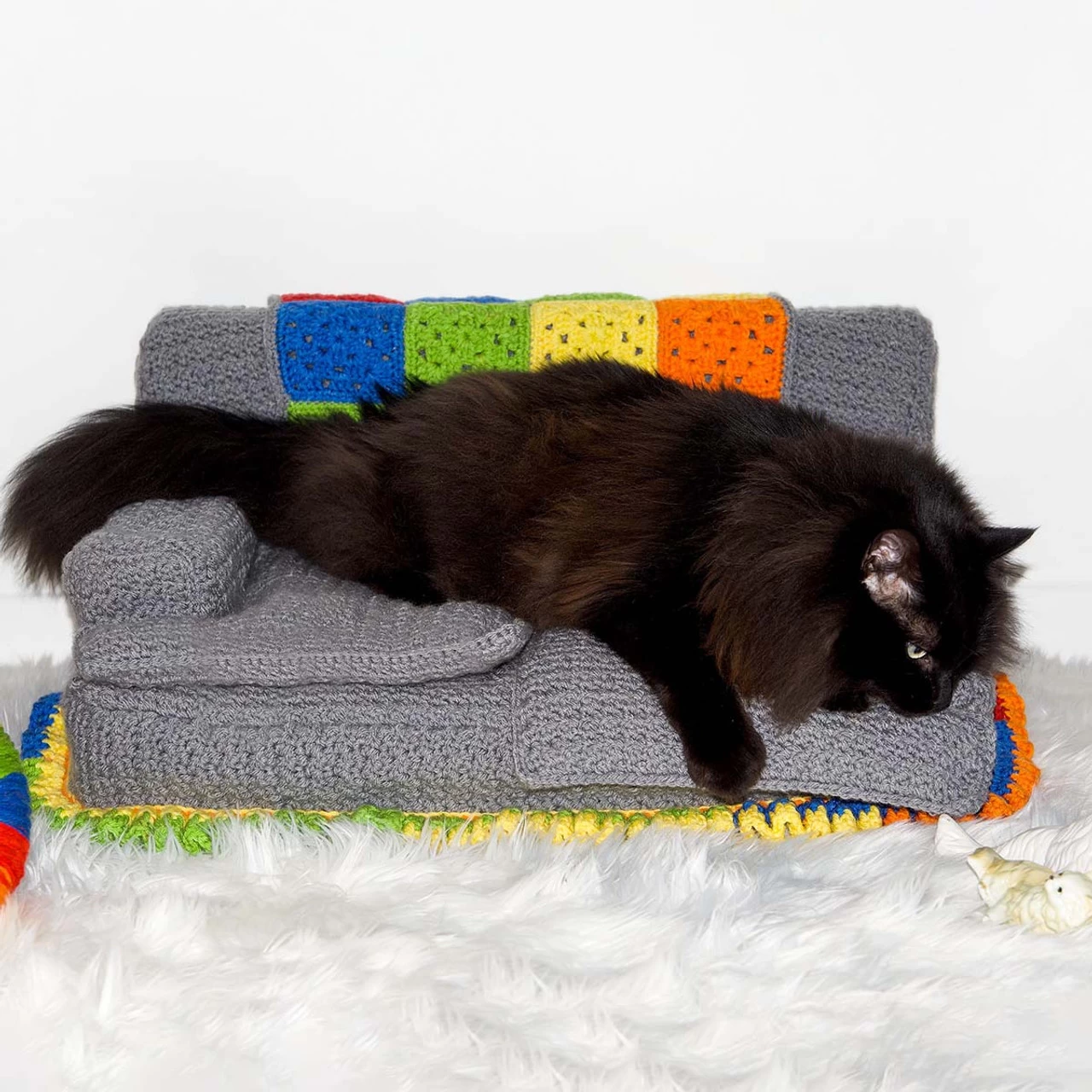 Red Heart Kitty Couch Crochet Kit - Image 3