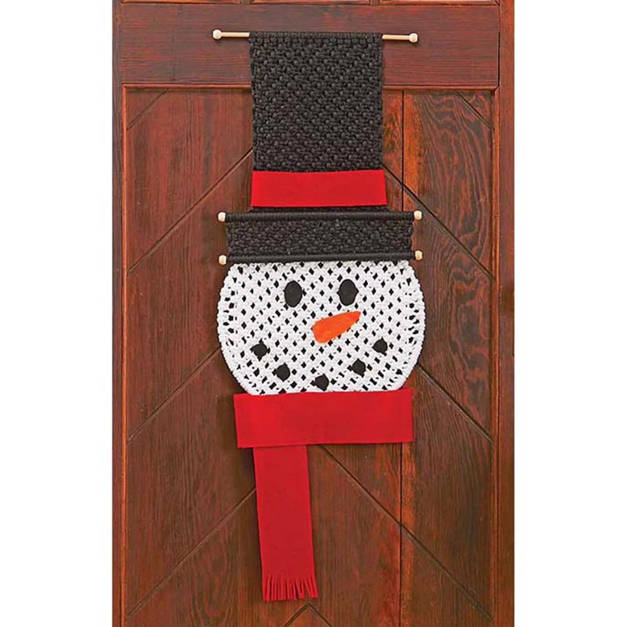 Herrschners Frosty Fun Wall Hanging Macrame