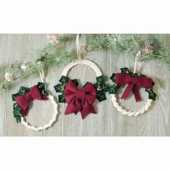Herrschners Christmas Charm Wreath Macrame